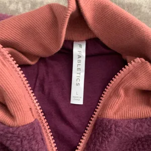 Fabletics Mallory Fleece colorblock Pullover size L thumbnail 3