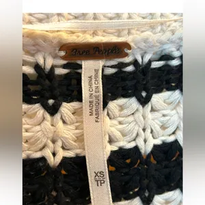 Free People At The Beach Pullover Sweater in Ivory Black Combo Size XS.Oversized thumbnail 4