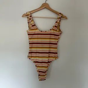 Billabong Ray Of Gold One-Piece Swimsuit - NWOT thumbnail 4