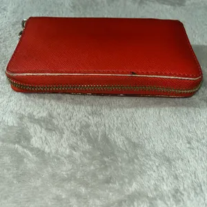 Michael Kors Vibrant Red/ Orange Wallet
GUC thumbnail 4
