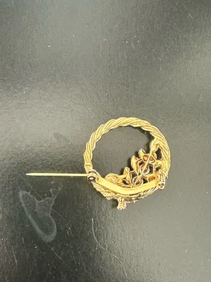 Vintage Gold Tone Brooch with Pearls and Leaves thumbnail 4