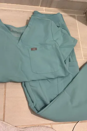 FIGS Scrubs Set thumbnail 1