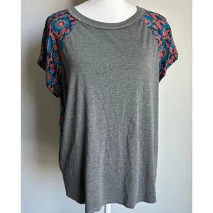 Natural Life Classic Gray and Floral T-Shirt Flowy Boho Size Medium thumbnail 2