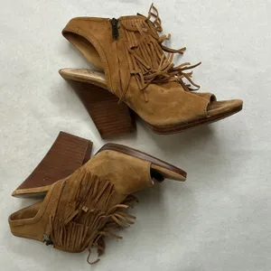 Vince Camuto Womens 9.5M Tan Suede Fringe Open Toe Wedge Ankle Booties thumbnail 3