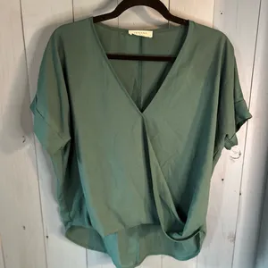 Zenana Outfitters Sea Green Blouse | Size Small thumbnail 1