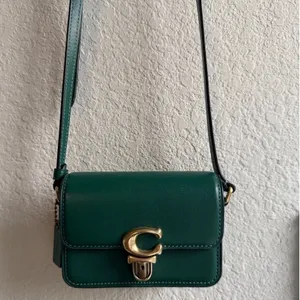 Coach‎ Green Leather Crossbody Bag with Gold Hardware thumbnail 2