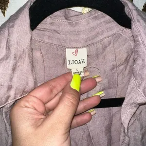 💖5/$40 Flowy knot top button up Pink Size L thumbnail 2