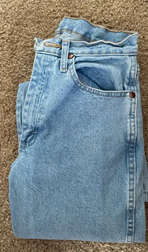 Wrangler Women's Cowboy Cut High Rise Slim Fit Tapered Leg Jean thumbnail 3