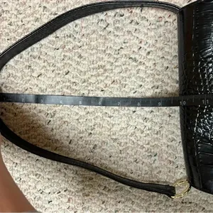 Vintage Liz Claiborne Black Vinyl Purse w front snap closure thumbnail 8