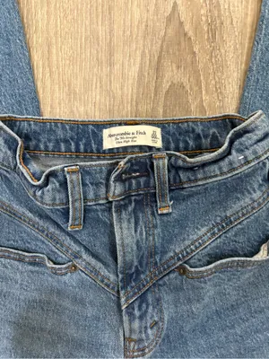Abercrombie & Fitch High-Rise Straight Leg Jeans - Medium Blue thumbnail 2
