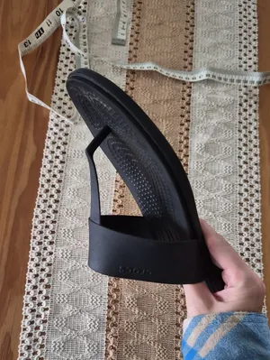 RIGHT SHOE ONLY Crocs 1 SHOE Black Slide Sandal Comfortable Toe-Post Right Foot thumbnail 8