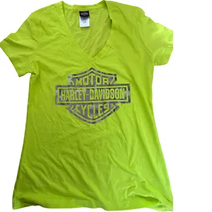 Harley Davidson Neon Green V Neck Tee Size M NWOT Biker Shirt New Graphic Style thumbnail 2