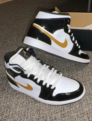 Nike Air Jordan 1 Mid SE thumbnail 5