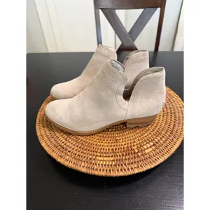 Sorel Lolla Cut Out Suede Ankle Boots Beige Sand NL3570-092 Womens 10 thumbnail 3