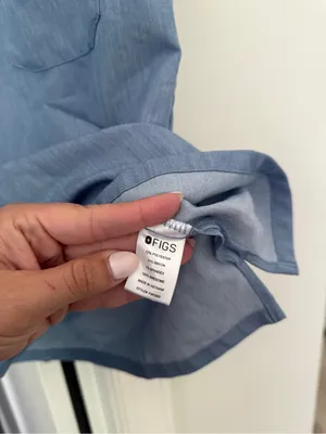 FIGS Blue V-Neck‎ Catarina One-Pocket Scrub Top Short Sleeve Heather indigo thumbnail 3