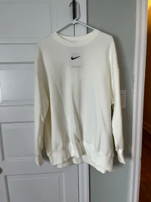 Nike Crewneck Sweatshirt thumbnail 3