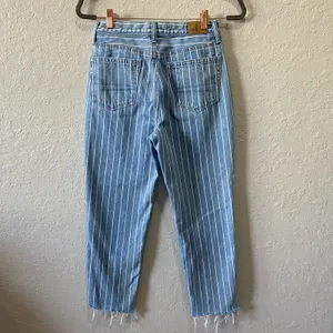 American Eagle High-Rise Mom Jeans SZ 0 thumbnail 5