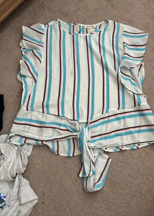 Cute shirt Multiple Size L thumbnail 1