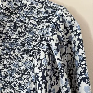 Abercrombie & Fitch Smocked‎ Top Ditsy Floral Blouson Long Sleeve Blue White M thumbnail 3