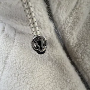 Lululemon Scuba Oversize Half Zip Sherpa Sweatshirt M/L Ivory Fleece Funnel Neck thumbnail 7