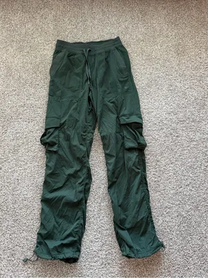 Lululemon Dance Studio Relaxed-Fit Mid-Rise Cargo Pant Legacy Green XS thumbnail 6