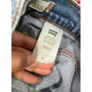 Levi's 515 Denim Jean Shorts SZ 6 Mid Rise Fit Stretch Casual Streetwear thumbnail 5