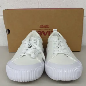 New w/ box Levi's sz women's 8 all solid white sneakers chunky gum thumbnail 2