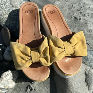 UGG Yellow Bow Platform Sandals Size 6.5 thumbnail 14