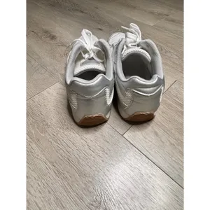 Nicole Miller White Metallic Mesh Silver Athletic Sneakers‎ Fashion Shoes 7.5 thumbnail 5