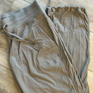 Lululemon Dance Studio Mid-Rise Pants Athleisure Streetwear Sz 14 Straight Baggy thumbnail 1