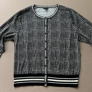 Talbots Houndstooth Glen Plaid CHARMING CARDIGAN thumbnail 3