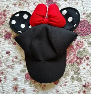 Minnie Mousie Disney Hat thumbnail 1
