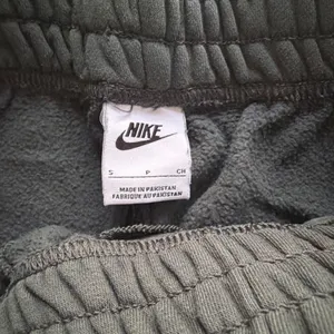 Nike Sweatpants thumbnail 2