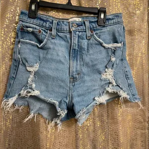 Abercrombie & Fitch High Rise Mom Shorts Distressed Curve Love 4/27 thumbnail 1