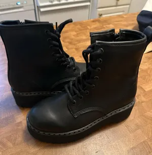 Steve Madden Platform Boots thumbnail 1