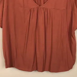 Madewell Women’s Rust Orange Pleated V-Neck Keyhole Back Short Sleeve Blouse thumbnail 4