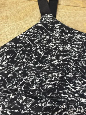 Lululemon Both Ways Bra Ices Wave White Black Size 6 thumbnail 4