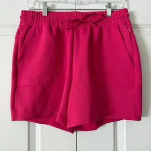 Mondetta | Women’s Midweight Ribbed Scuba Shorts  thumbnail 1