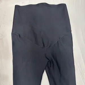 Glow Maternity Cooling Leggings Womens Small Black Full Length Pregnancy EUC thumbnail 3