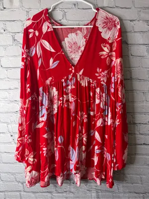 Free people Bella Red Floral V-Neck Babydoll Tunic thumbnail 2