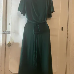 Lulu's Elegant Forest Green Midi Dress thumbnail 3