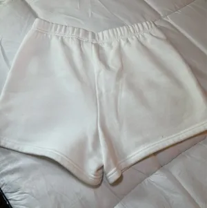 Aritzia TNA Shorts thumbnail 3