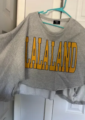 cropped dressed in lala sweatshirt Gray Size 2X thumbnail 1