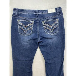 Shyanne‎ Jeans Women's 39 Medium Wash Blue Embroidered Pockets boot cut thumbnail 2