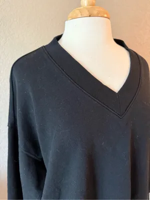 Gap Black V Neck Cropped Sweatshirt Small Oversized Boxy Pullover thumbnail 2
