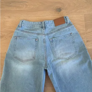 White Fox Mid Rise Jeans Kendall Wide Leg with Shoe String Size S in Blue thumbnail 5
