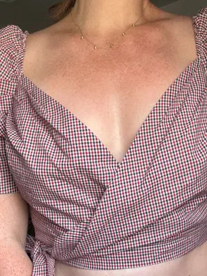 NWT En Saison Red Gingham Wrap Crop Top Size Small thumbnail 2