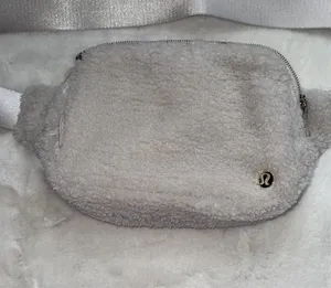 Lululemon Belt Bag Fleece Ivory thumbnail 1
