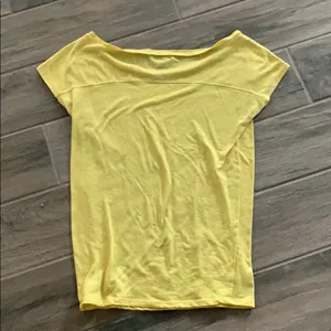American Eagle outfitters yellow t-shirt thumbnail 3