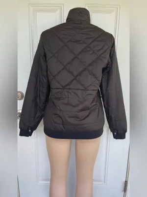 The North Face Women's Dark Black Quilted Puffer Jacket thumbnail 2
